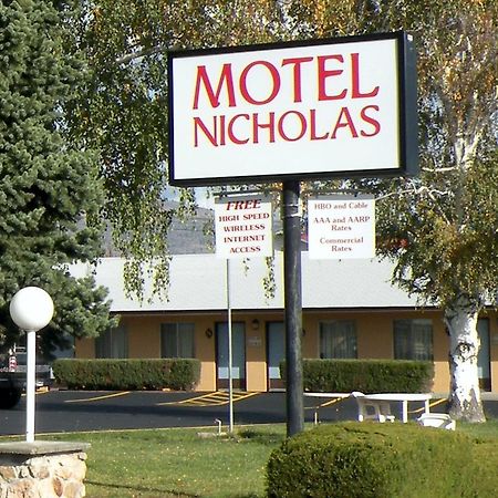 Motel Nicholas Omak Exteriör bild