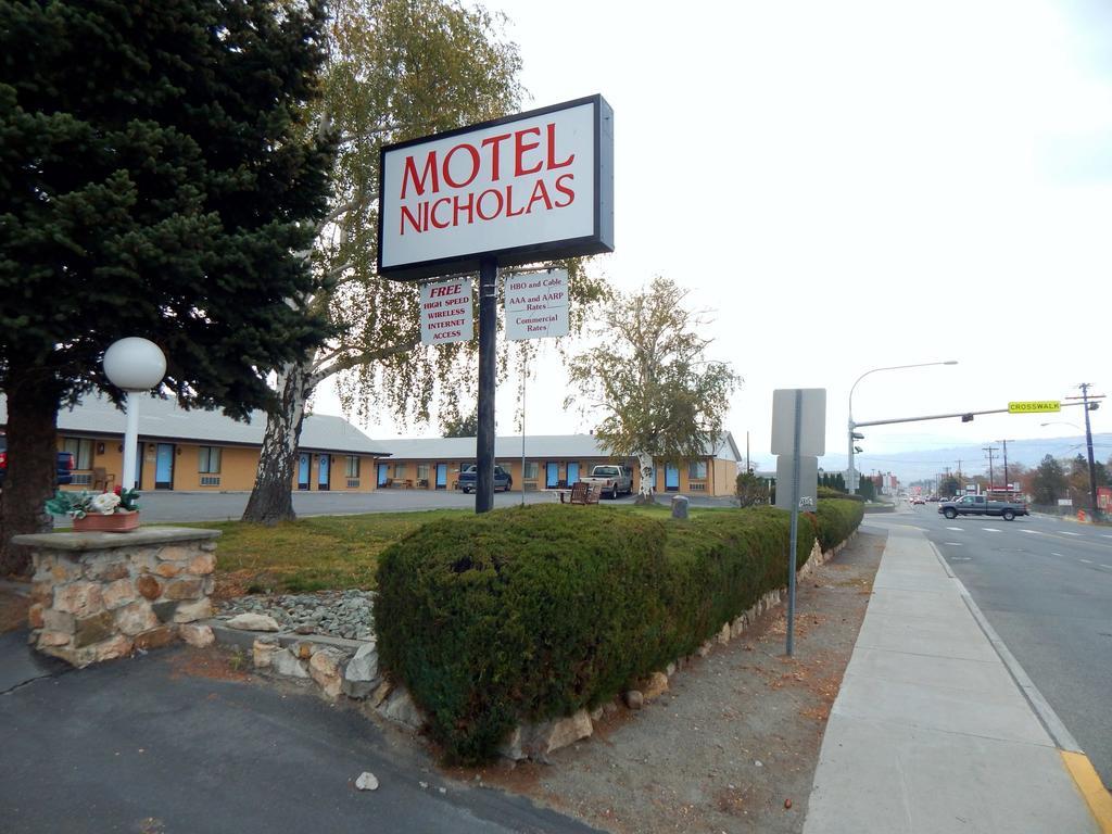 Motel Nicholas Omak Exteriör bild