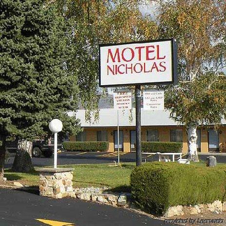 Motel Nicholas Omak Exteriör bild